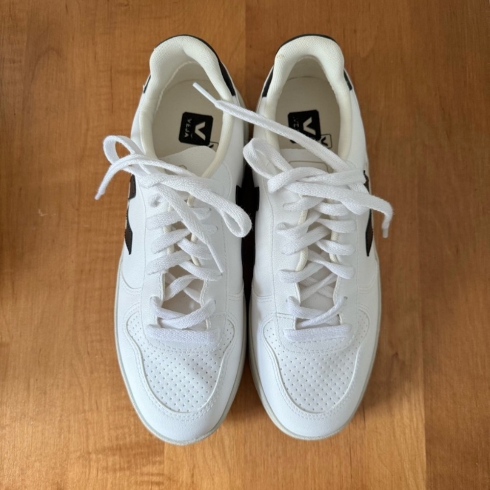 Veja size 7 in great condition - Picture 4 of 8